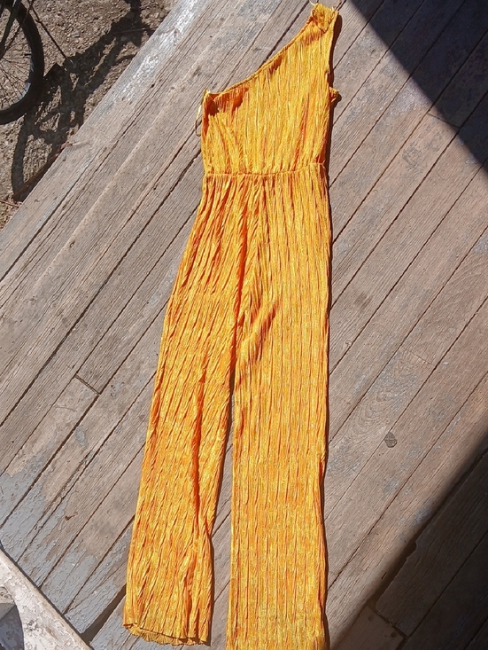 Zara Pants - NWT Zara One-Shoulder Wide-Leg Jumpsuit in Bright Orange Floral Size Med.  🌏🌏